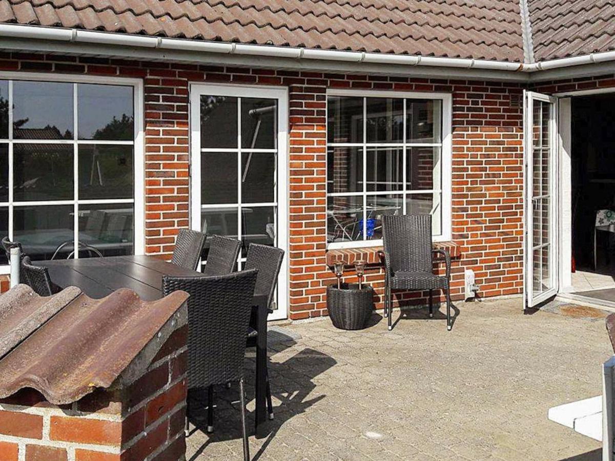 10 Person Holiday Home In Bl Vand Blåvand Esterno foto