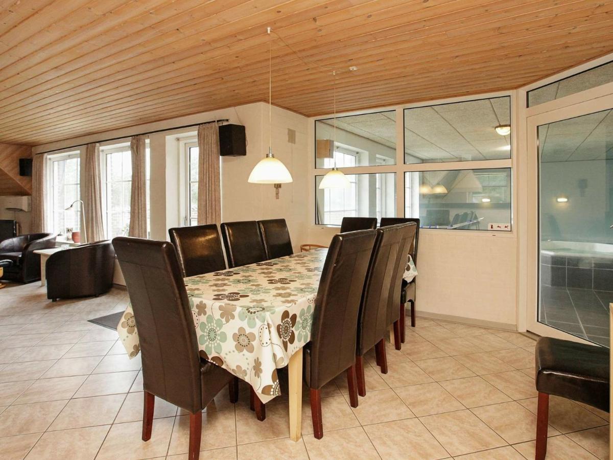 10 Person Holiday Home In Bl Vand Blåvand Esterno foto